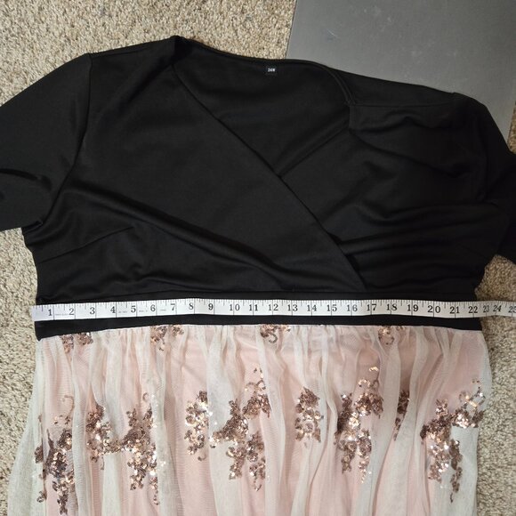 24W Unbranded (possibly Arna York) Surplice Gown with Rose Gold Sequin Skirt - Picture 11 of 13